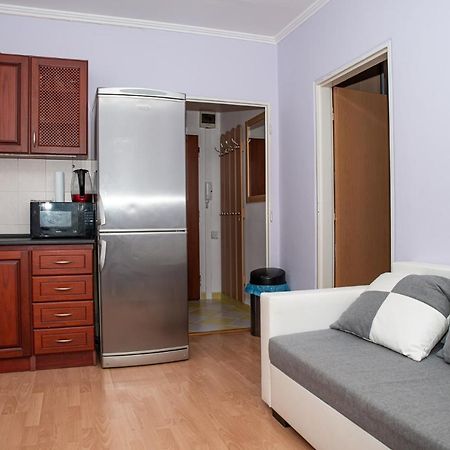 Lovely One Bedroom Apartment Nové Zámky エクステリア 写真