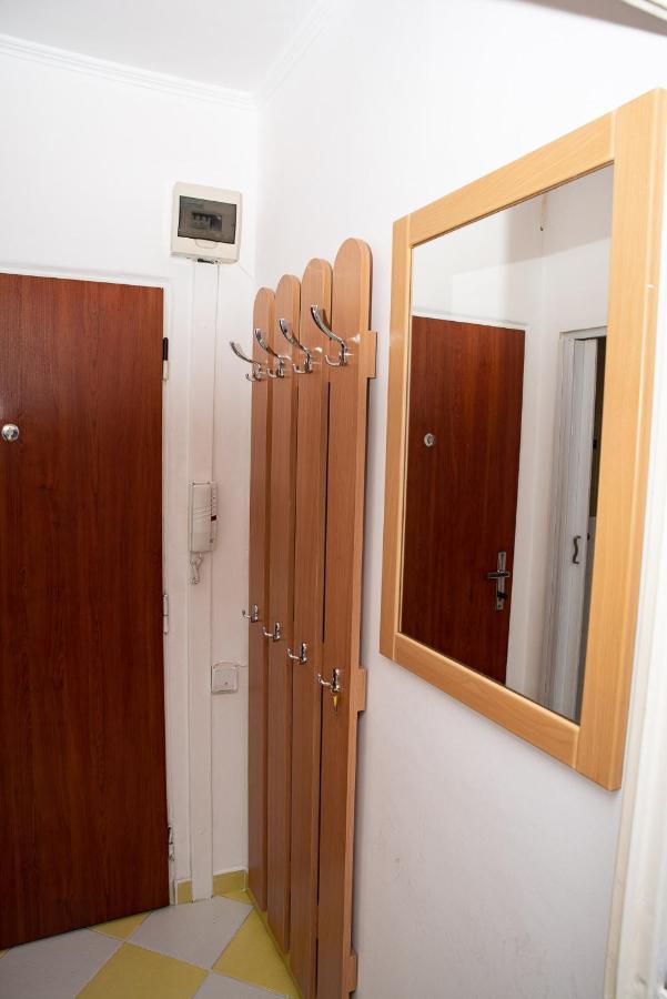 Lovely One Bedroom Apartment Nové Zámky エクステリア 写真